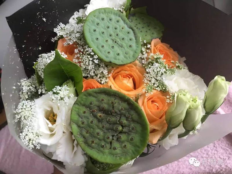 享受鲜花带来的美好，为何不尝试一下“包月”的鲜花服务呢？在这个快节奏的社会中，为自己的生活增添一抹绿色和色彩，不仅能够提升心情，还能装点工作环境。今天就来聊聊如何选择适合的包月鲜花服务，让每一天都充满惊喜。